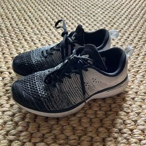 APL TechLoom Pro sneakers